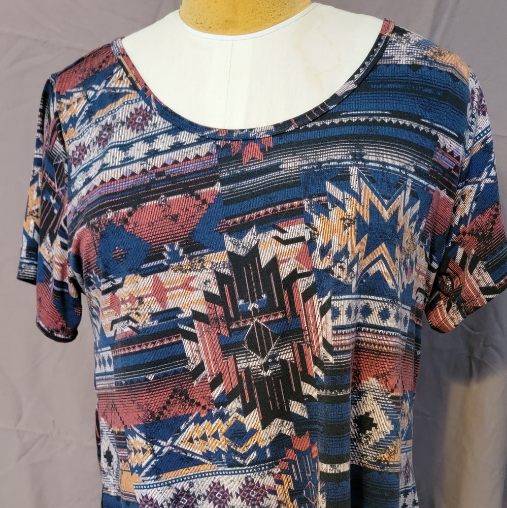 Lularoe Classic T geometric design, beautiful pattern